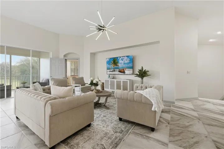 2150 Aberdeen Ln # 7, Naples, Florida 34109