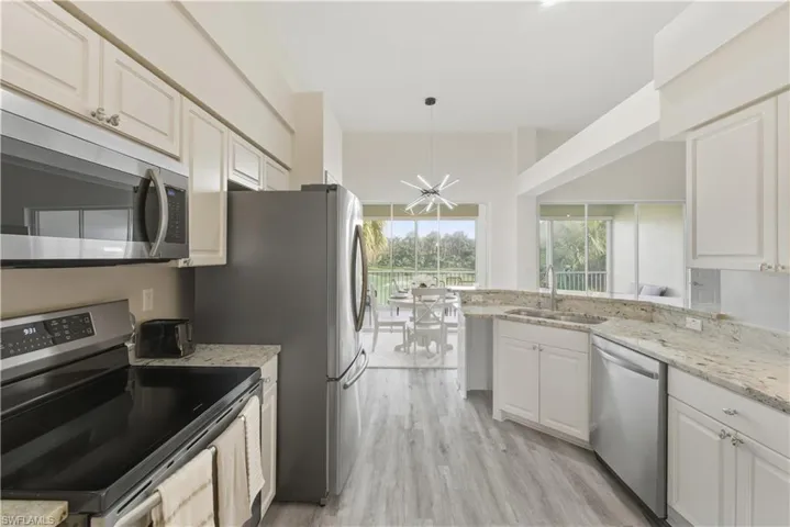2150 Aberdeen Ln # 7, Naples, Florida 34109