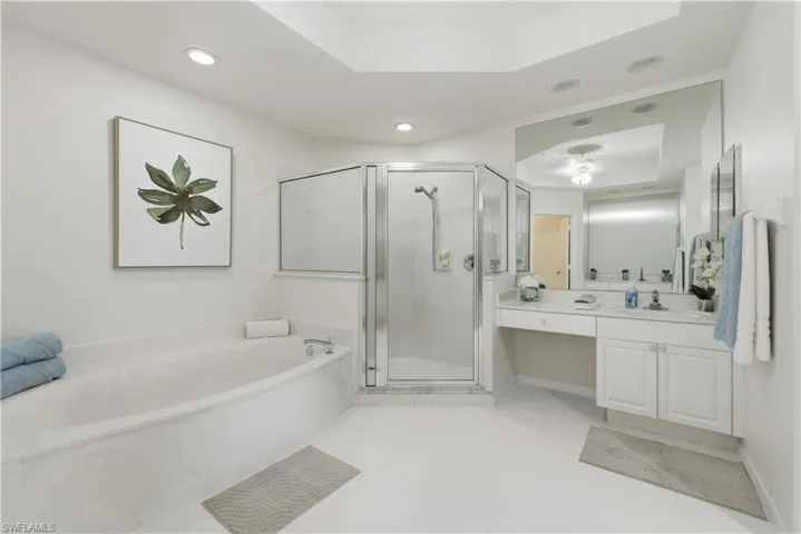 2150 Aberdeen Ln # 7, Naples, Florida 34109