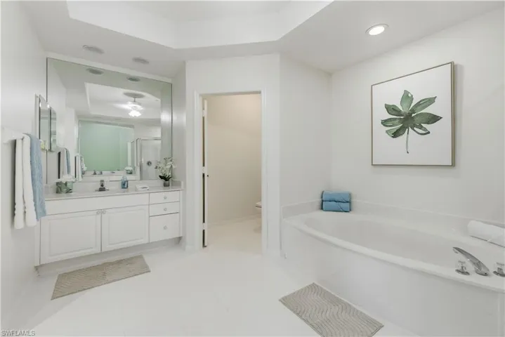 2150 Aberdeen Ln # 7, Naples, Florida 34109