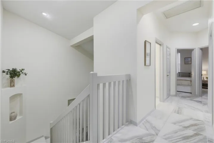 2150 Aberdeen Ln # 7, Naples, Florida 34109