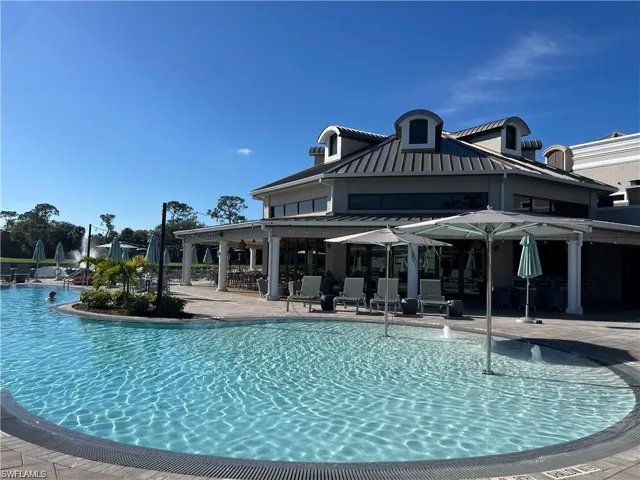 2150 Aberdeen Ln # 7, Naples, Florida 34109