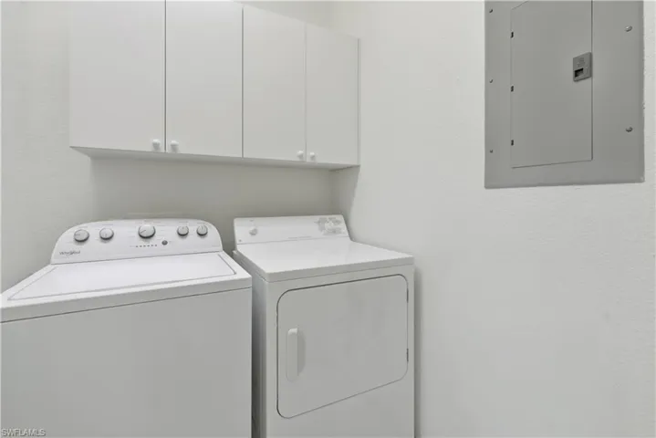 2150 Aberdeen Ln # 7, Naples, Florida 34109