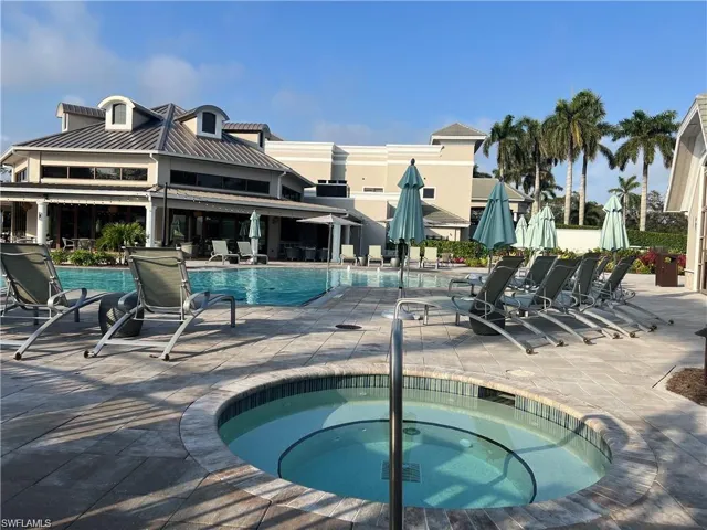 2150 Aberdeen Ln # 7, Naples, Florida 34109