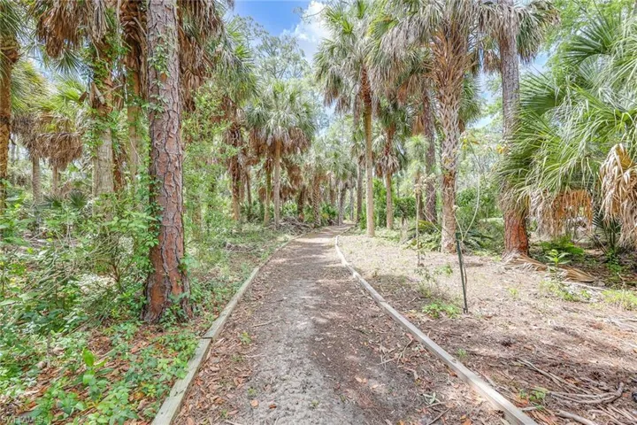 1732  Tarpon Bay S DR, Naples, FL 34119