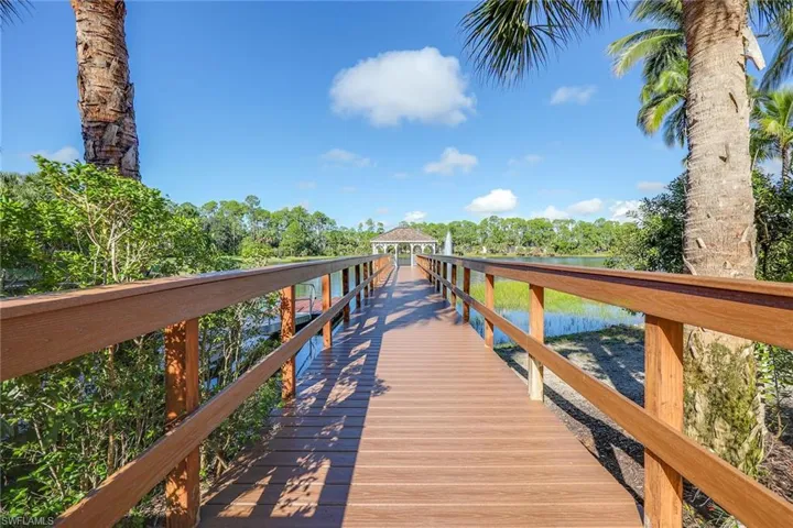 1732  Tarpon Bay S DR, Naples, FL 34119