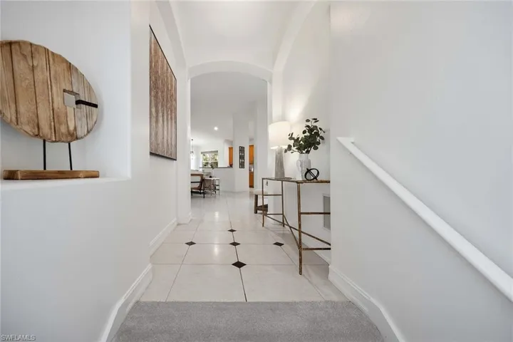 1732  Tarpon Bay S DR, Naples, FL 34119