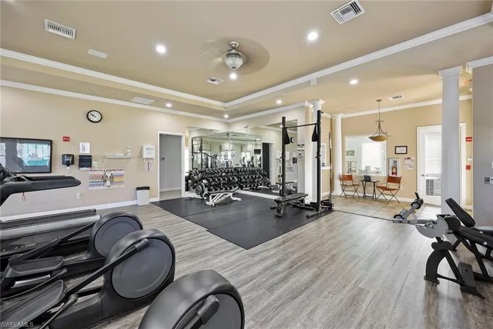 1732  Tarpon Bay S DR, Naples, FL 34119