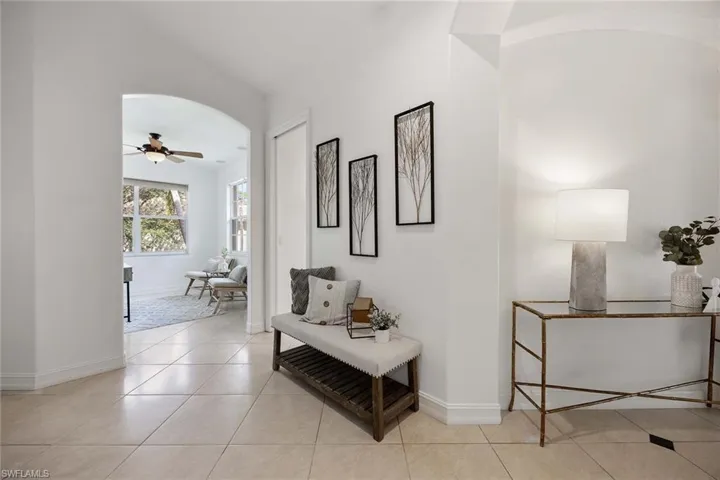 1732  Tarpon Bay S DR, Naples, FL 34119