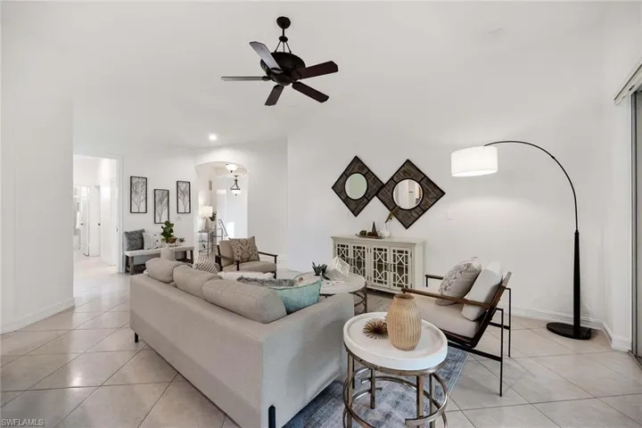 1732  Tarpon Bay S DR, Naples, FL 34119