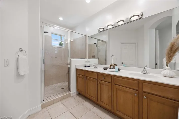 1732  Tarpon Bay S DR, Naples, FL 34119