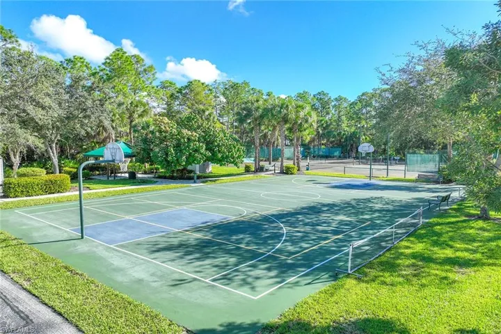 1732  Tarpon Bay S DR, Naples, FL 34119