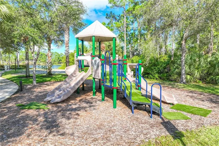 1732  Tarpon Bay S DR, Naples, FL 34119