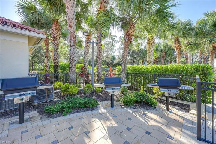 1732  Tarpon Bay S DR, Naples, FL 34119