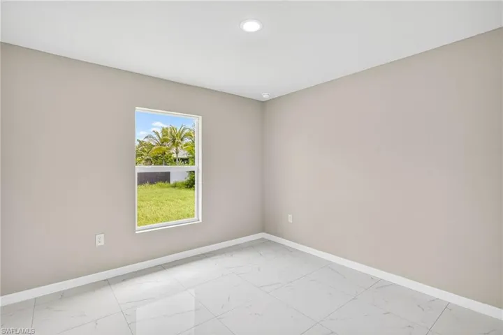 2904  44th W ST, Lehigh Acres, FL 33971