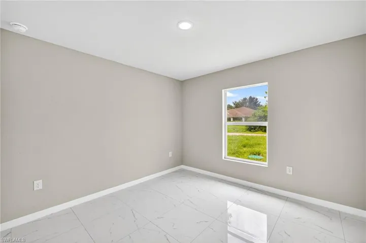 2904  44th W ST, Lehigh Acres, FL 33971