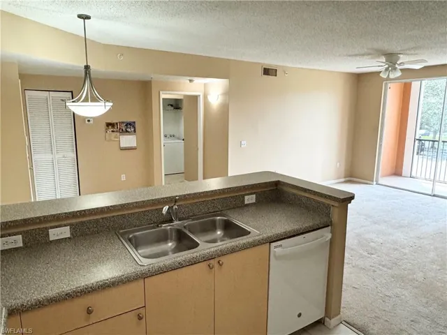 1220 Reserve Way 205, Naples, Florida 34105