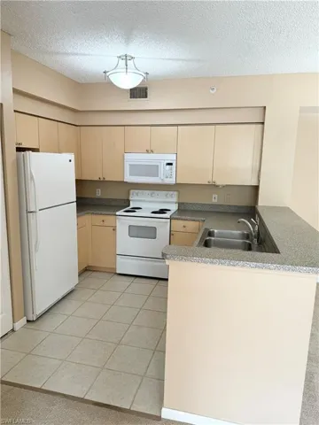 1220 Reserve Way 205, Naples, Florida 34105