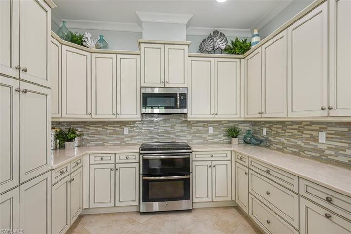8777  Yucatan  CT, Naples, FL 34112
