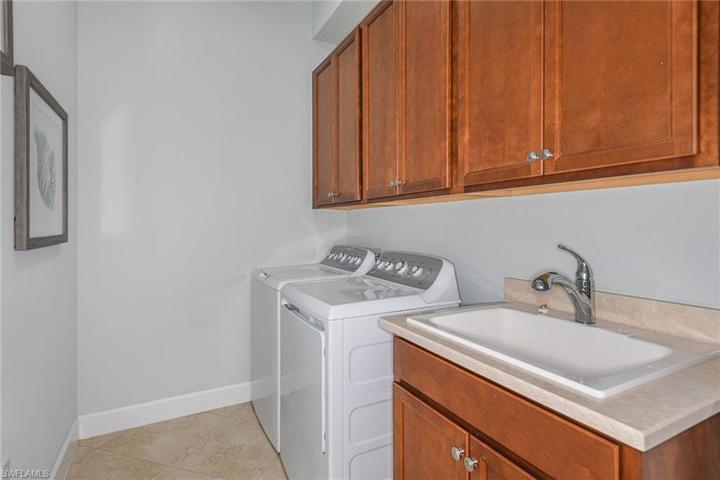 8777  Yucatan  CT, Naples, FL 34112