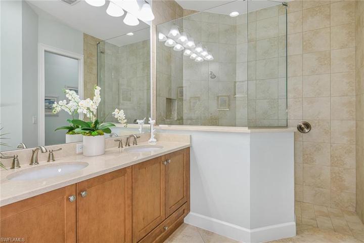 8777  Yucatan  CT, Naples, FL 34112