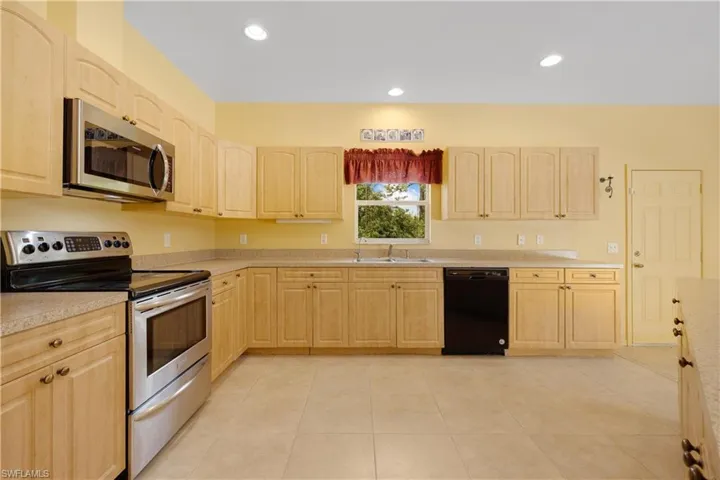 912 Magnolia Ave, Lehigh Acres Fl 33972