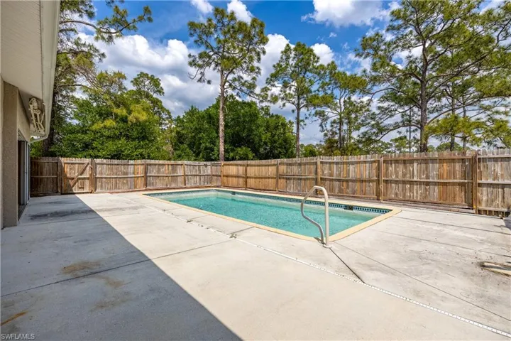 912 Magnolia Ave, Lehigh Acres Fl 33972