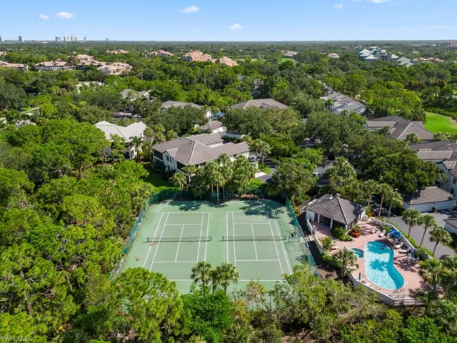 Oakwood community pool/spa and courts