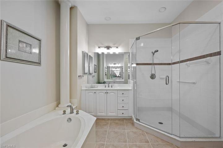 3745  Montreux  LN, Naples, FL 34114