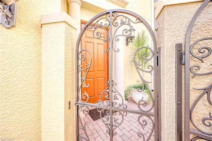 3745  Montreux  LN, Naples, FL 34114