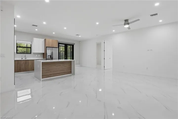 4236 16th Ave Se, Naples, Florida 34117
