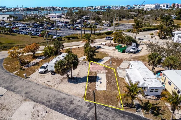 4 Helen Ln, Fort Myers Beach, Florida 33931