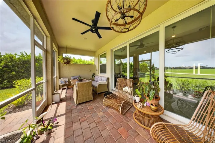 18698  Royal Hammock  BLVD, Naples, FL 34114