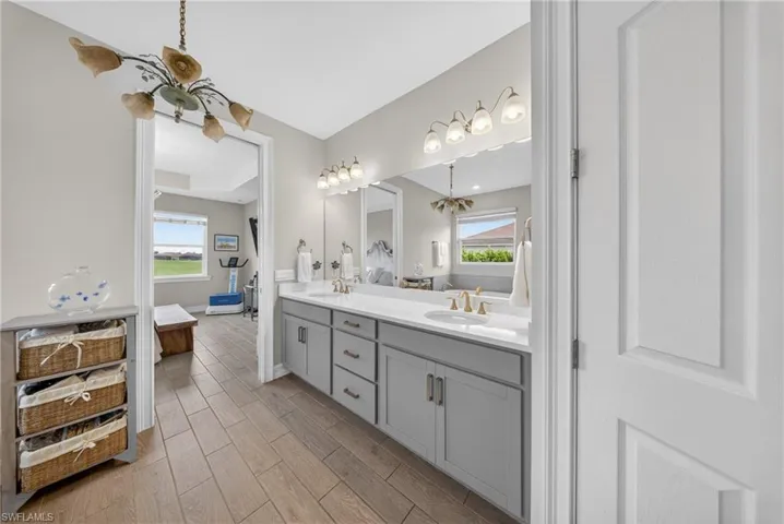 18698  Royal Hammock  BLVD, Naples, FL 34114