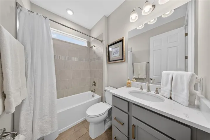 18698  Royal Hammock  BLVD, Naples, FL 34114