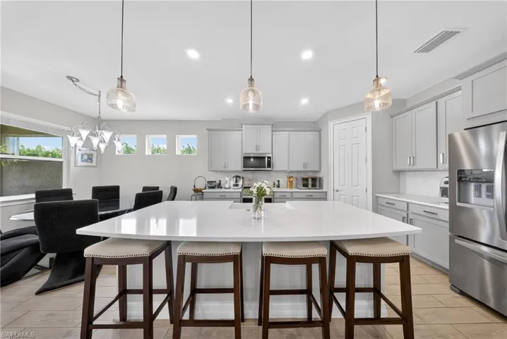 18698  Royal Hammock  BLVD, Naples, FL 34114