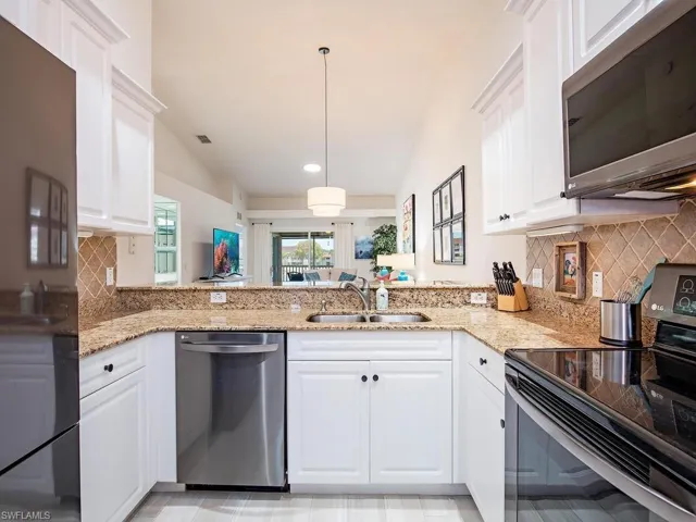 2790 Cypress Trace Cir 2226, Naples, Florida 34119