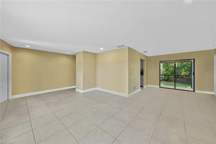 Bright light tile patterned flooring
