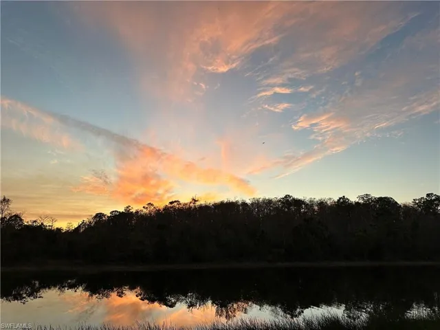 Seller photos of the beautiful sunset views!