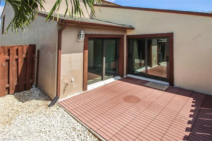 Large lanai and great for entertaining