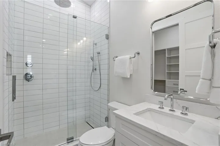 Guest bedroom 2 ensuite
