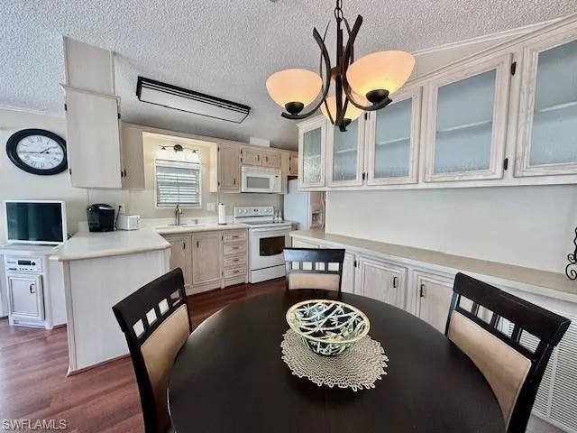 502  Cheetah  DR, Naples, FL 34114