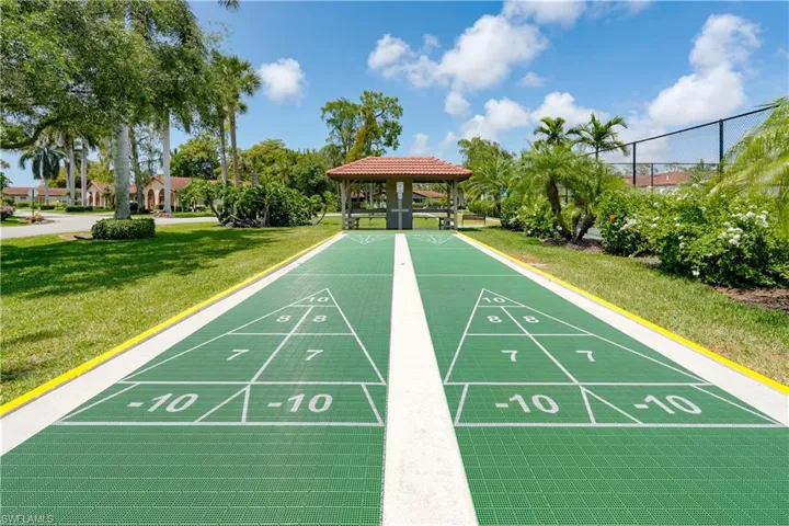 1084 Forest Lakes Dr 7205, Naples, Florida 34105
