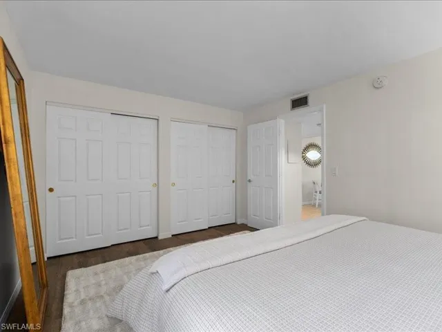 1084 Forest Lakes Dr 7205, Naples, Florida 34105