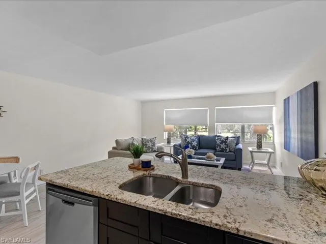 1084 Forest Lakes Dr 7205, Naples, Florida 34105