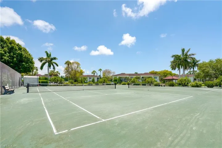 1084 Forest Lakes Dr 7205, Naples, Florida 34105