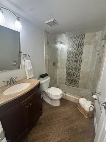 1084 Forest Lakes Dr 7205, Naples, Florida 34105