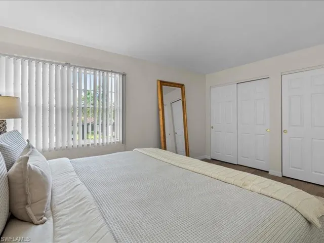 1084 Forest Lakes Dr 7205, Naples, Florida 34105