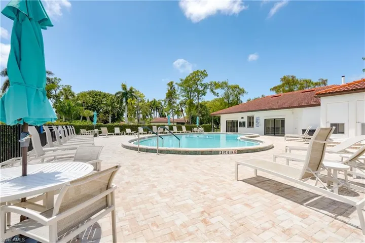 1084 Forest Lakes Dr 7205, Naples, Florida 34105