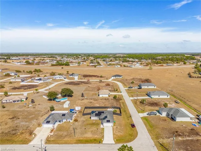 9032 Meadow Cir, Labelle, Florida 33935